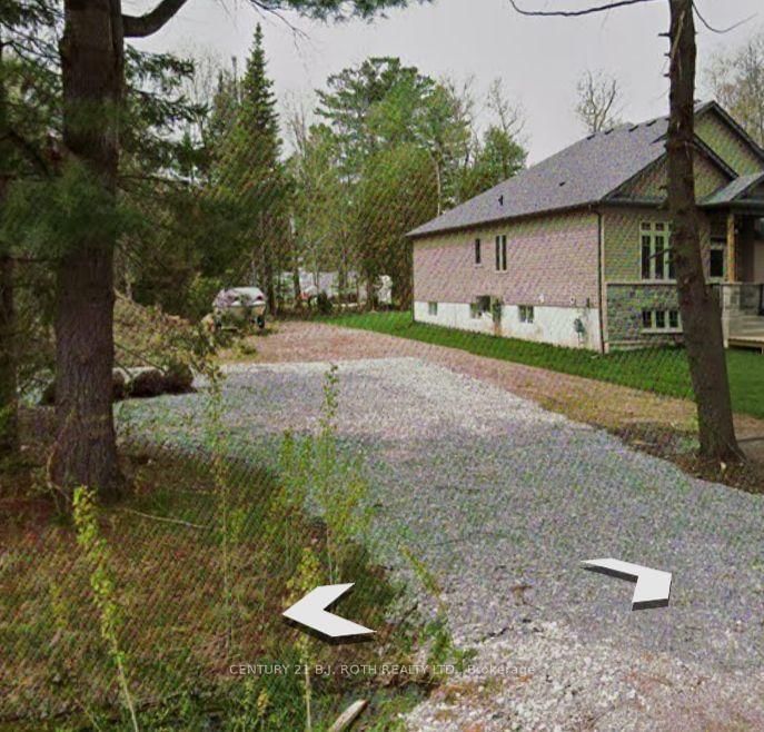 3196 Beach Ave, Innisfil, L9S 2K6 | Image 3