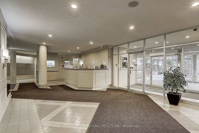 416 - 326 Major Mackenzie Dr E, Richmond Hill, L4C 8T4 | Image 2