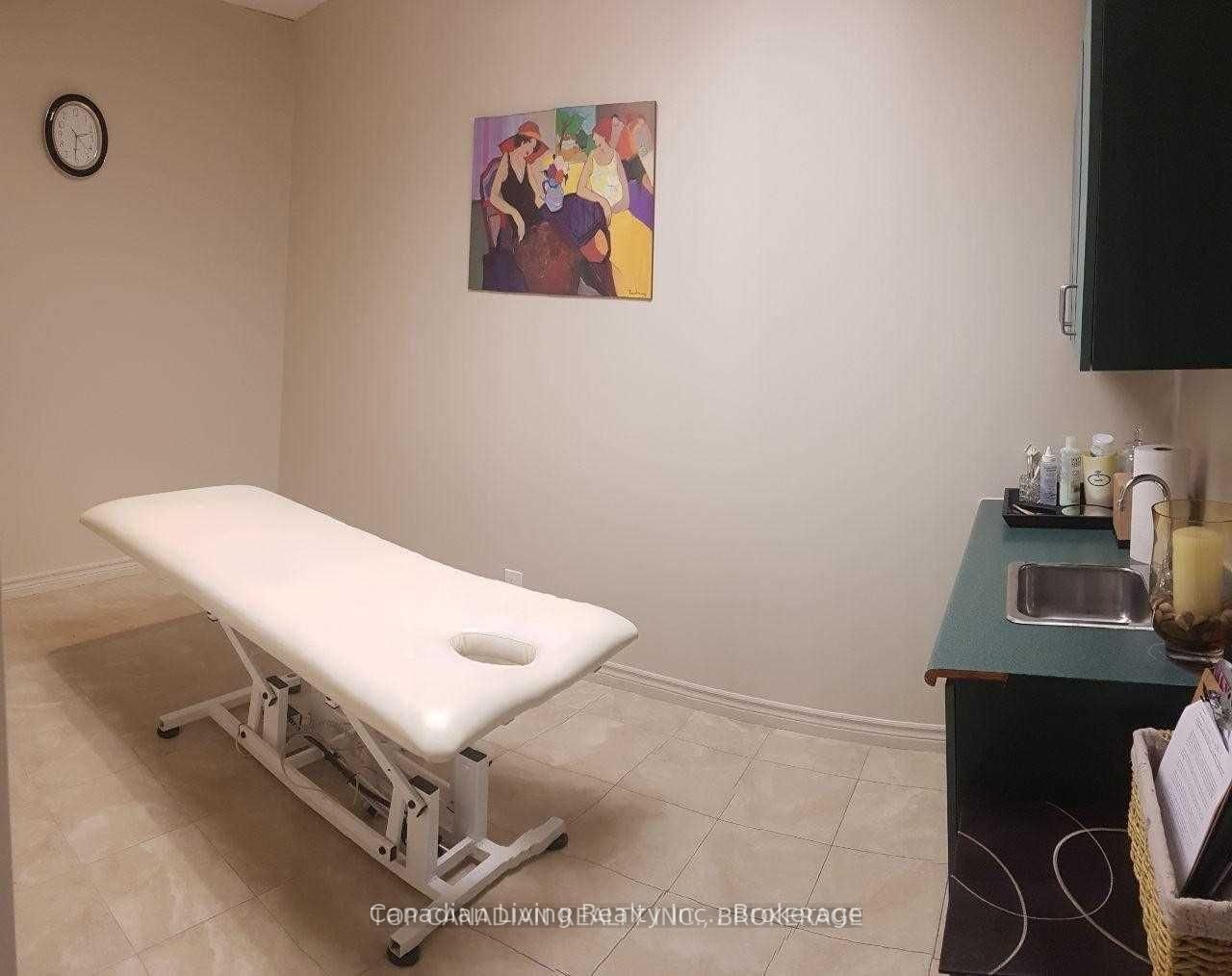 9555 Yonge Street, Unit 15 - Photo 9