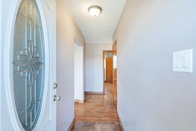 18200 Leslie Street — more photos