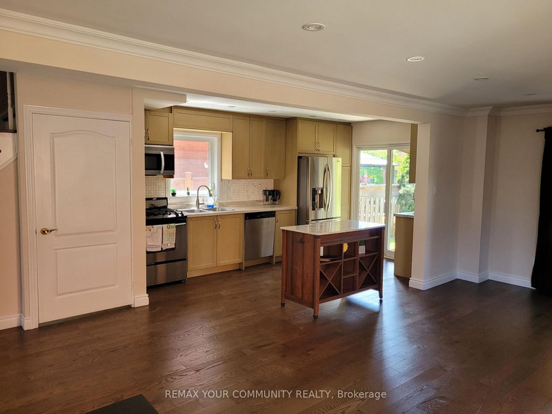 81 Waterfall Rd, Vaughan, L4L 5B3 | Image 2