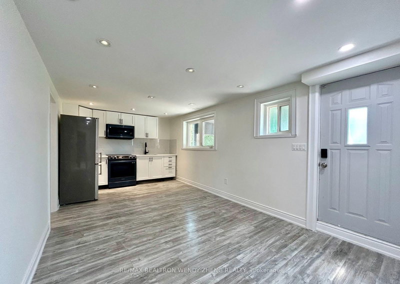 BSMT-18 King Richard Crt, Markham, L3P 1M1 | Image 2