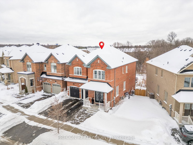 109 Roy Harper Ave, Aurora, L4G 7C4 | Image 2