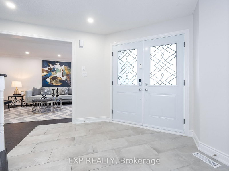 84 Lagani Ave, Richmond Hill, L4B 3C6 | Image 3