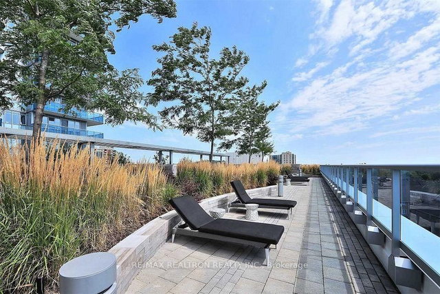 1621 - 9471 Yonge Street