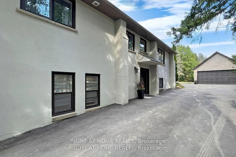 15 Old Church Rd, King, L7B 1K4 | Image 3