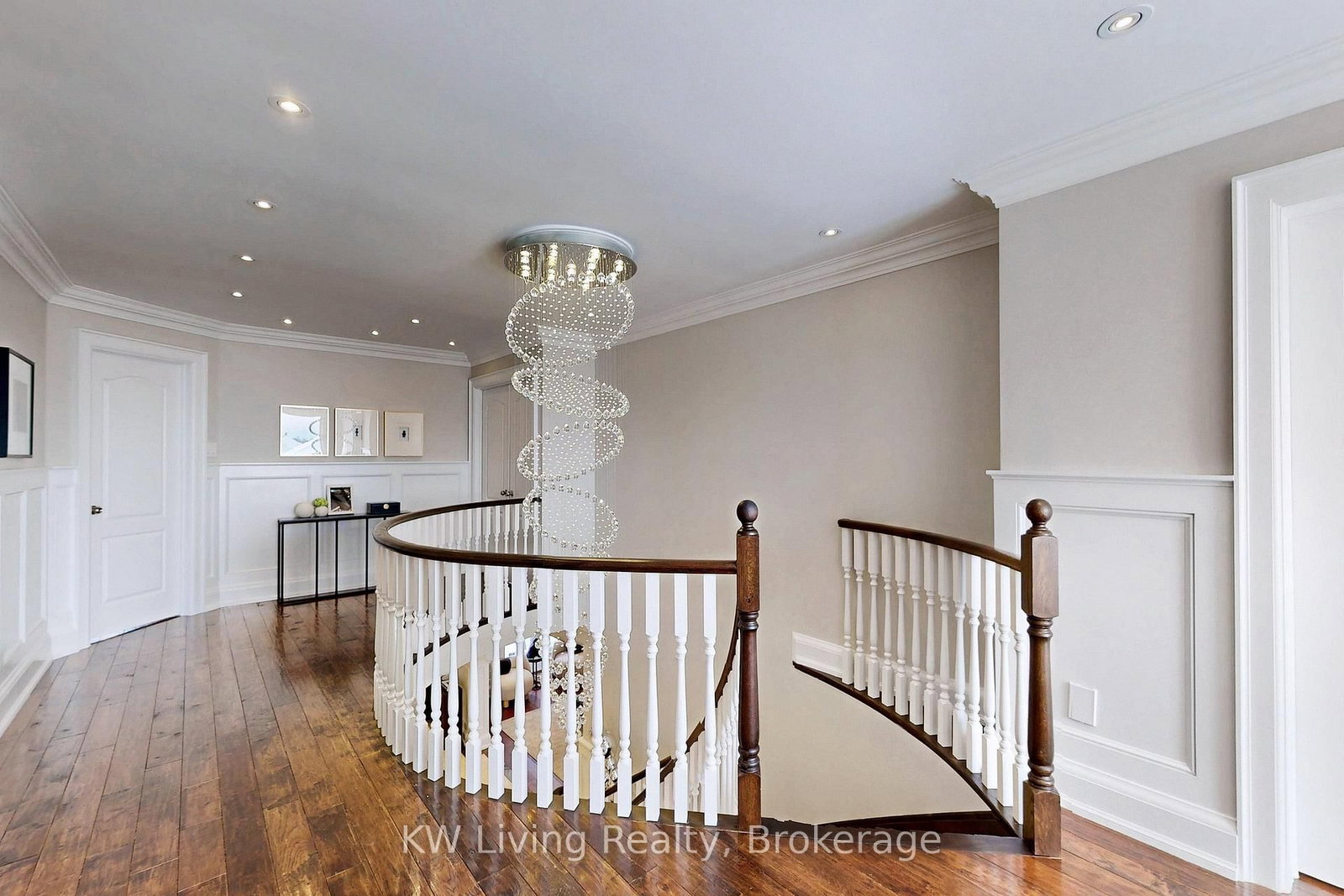 Detached House for sale at 29 Mayfair Court, Richmond Hill, Ontario, L4B 3X7 - Bayview Hill - MLS: N12807618