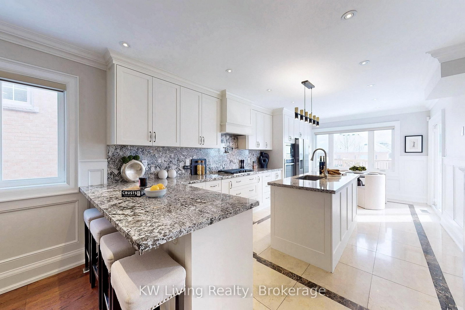 Detached House for sale at 29 Mayfair Court, Richmond Hill, Ontario, L4B 3X7 - Bayview Hill - MLS: N12807618