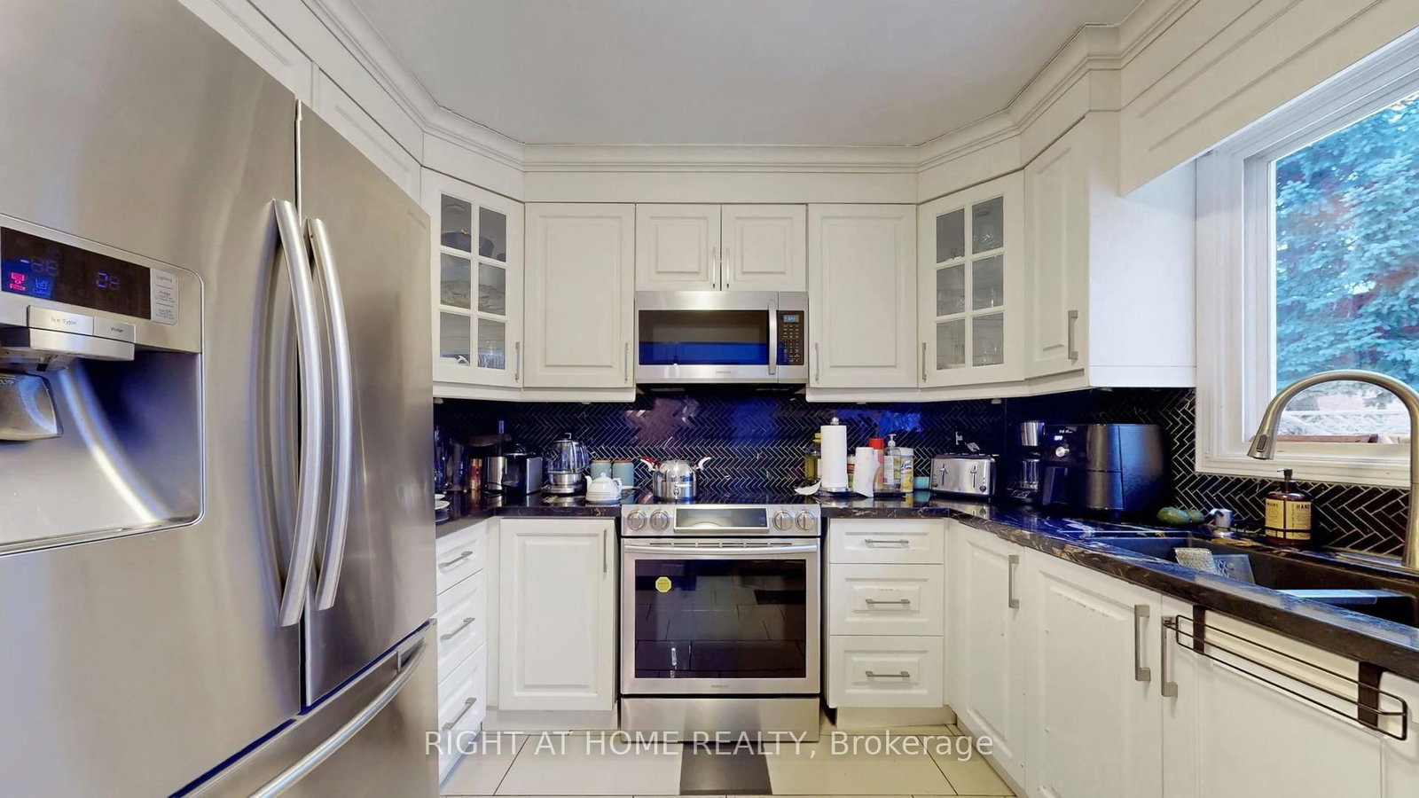 Detached House for sale at 86 Weldrick Road, Richmond Hill, Ontario, L4C 8T7 - Harding - MLS: N12808066