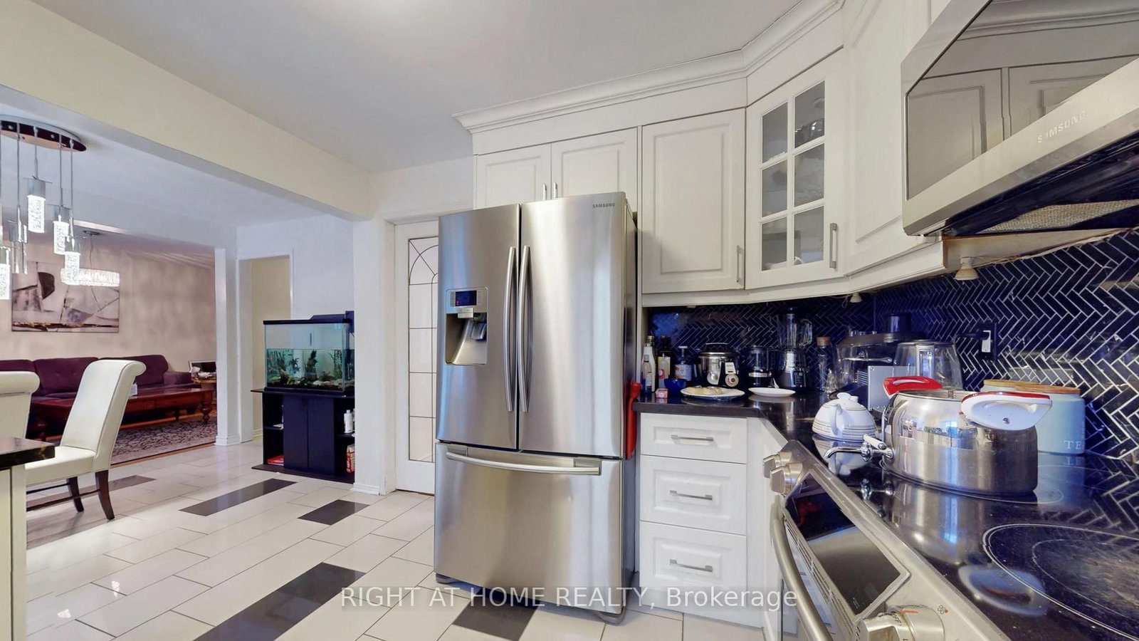 Detached House for sale at 86 Weldrick Road, Richmond Hill, Ontario, L4C 8T7 - Harding - MLS: N12808066