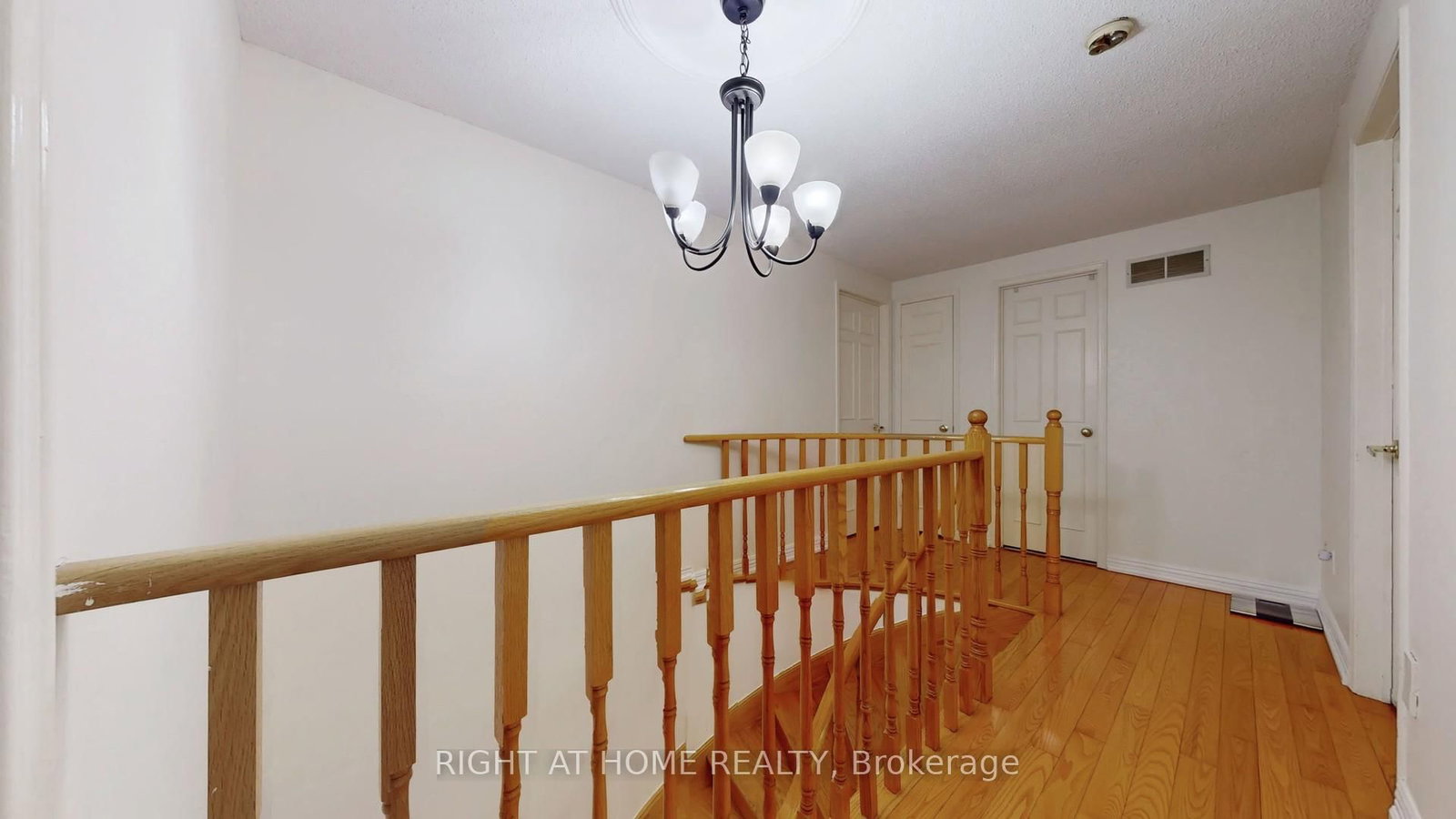 Detached House for sale at 86 Weldrick Road, Richmond Hill, Ontario, L4C 8T7 - Harding - MLS: N12808066