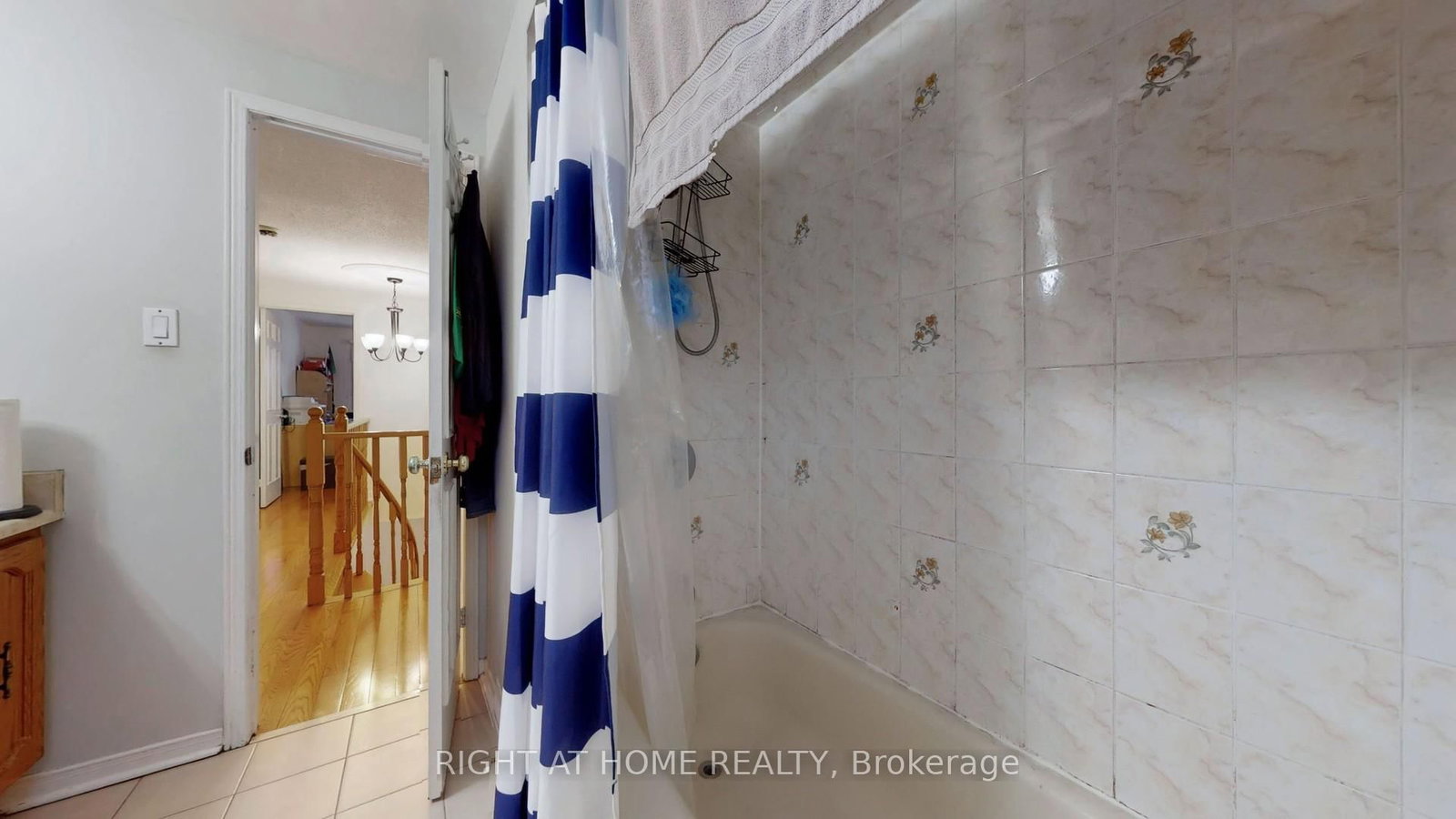 Detached House for sale at 86 Weldrick Road, Richmond Hill, Ontario, L4C 8T7 - Harding - MLS: N12808066