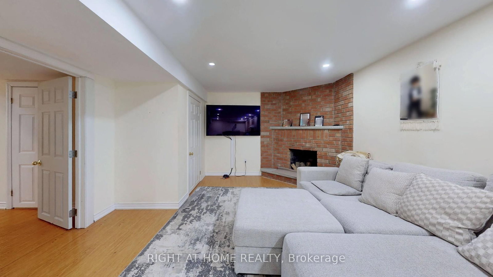 Detached House for sale at 86 Weldrick Road, Richmond Hill, Ontario, L4C 8T7 - Harding - MLS: N12808066