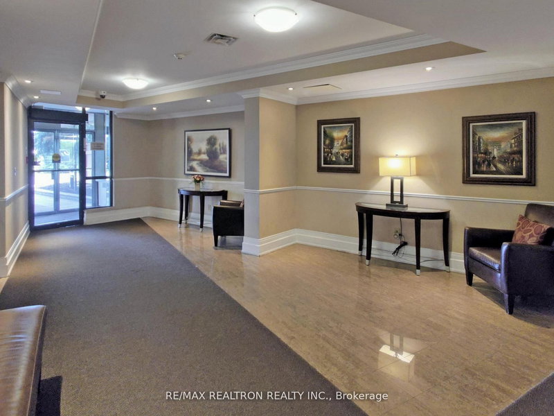1015 - 40 Harding Blvd W, Richmond Hill, L4C 9S5 | Image 3