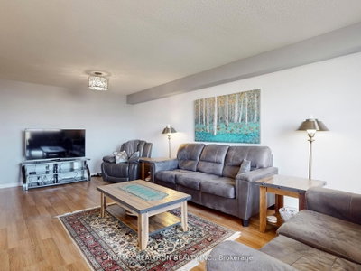 40 W Harding Boulevard • #1015 • Richmond Hill, ON photo 9