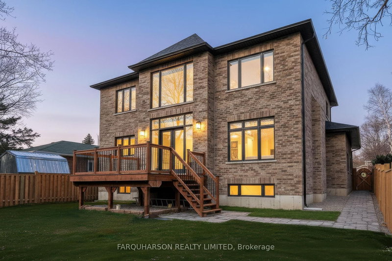 106 Maytree Ave, Whitchurch-Stouffville, L4A 1G2 | Image 2