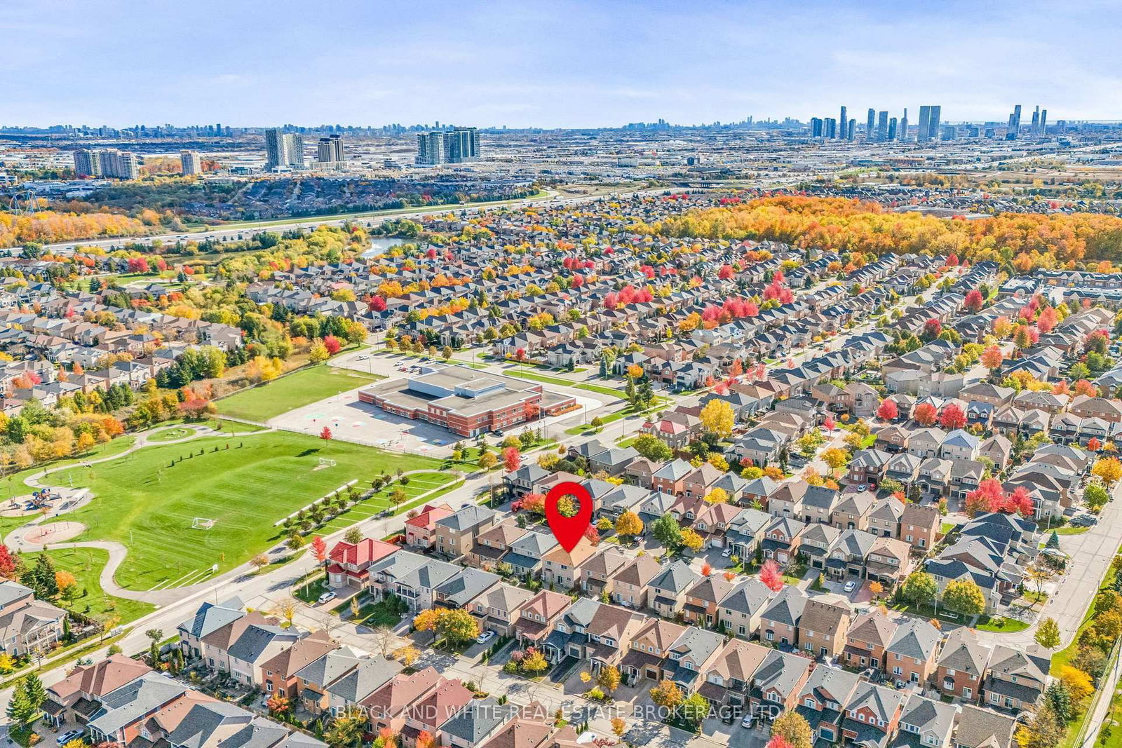 Detached House for sale at 18 Daiseyfield Crescent, Vaughan, Ontario, L4H 2T9 - Vellore Village - MLS: N12809346