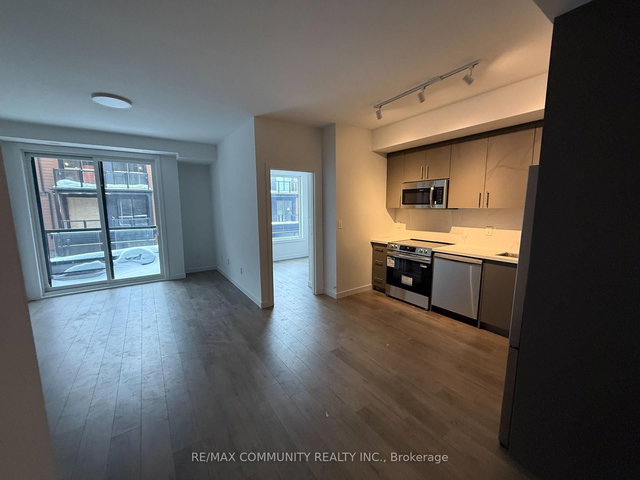 7 - 117 Marydale Avenue