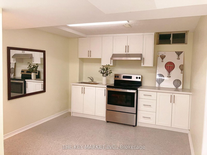 Bsmt - 324 Canyon Hill Ave, Richmond Hill, L4C 0R1 | Image 3