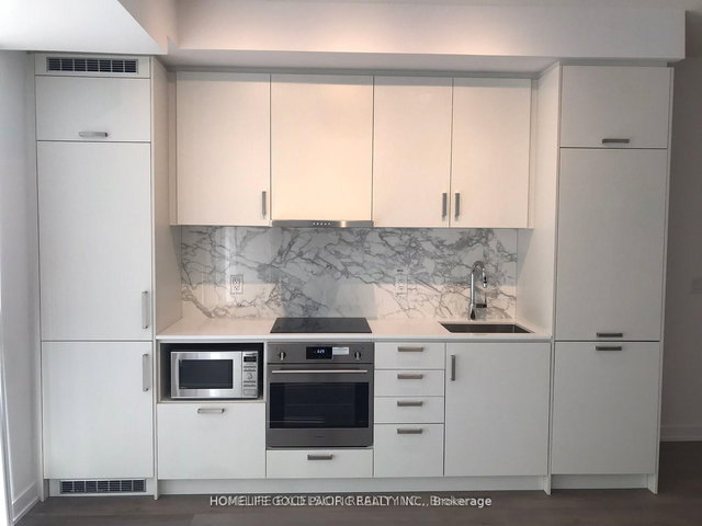 1006 - 60 Honeycrisp Crescent