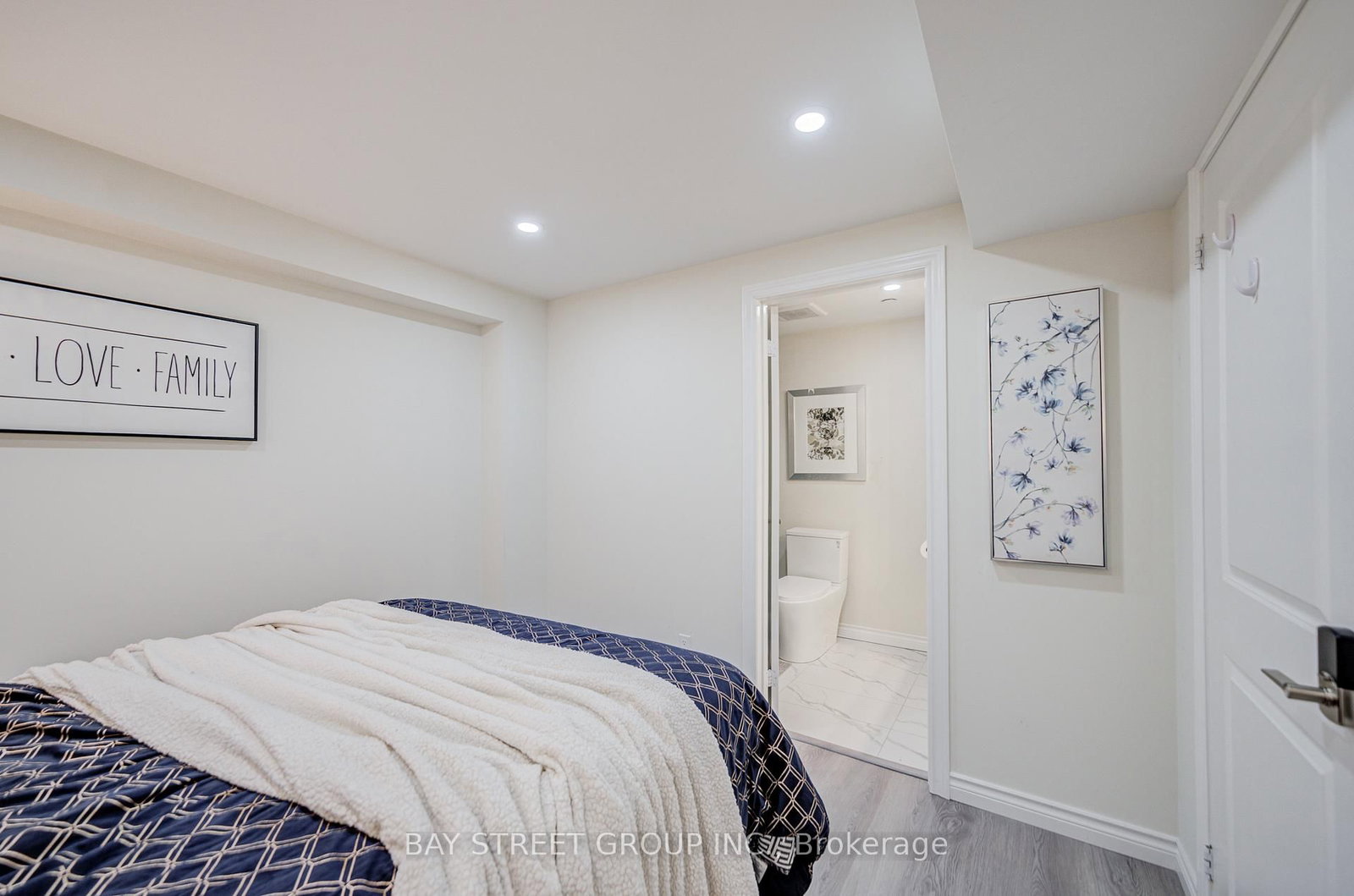 51 Credit Lane • Richmond Hill, ON photo 47