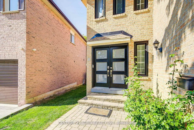 Main Floor - 18 Park Lane Circle