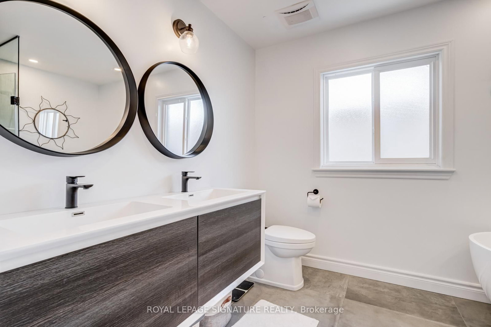 Detached House for sale at 81 Garden Avenue, Richmond Hill, Ontario, L4C 6L6 - South Richvale - MLS: N12810890