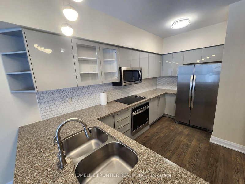 289 - 23 Observatory Lane, Richmond Hill, L4C 0M7 | Image 3