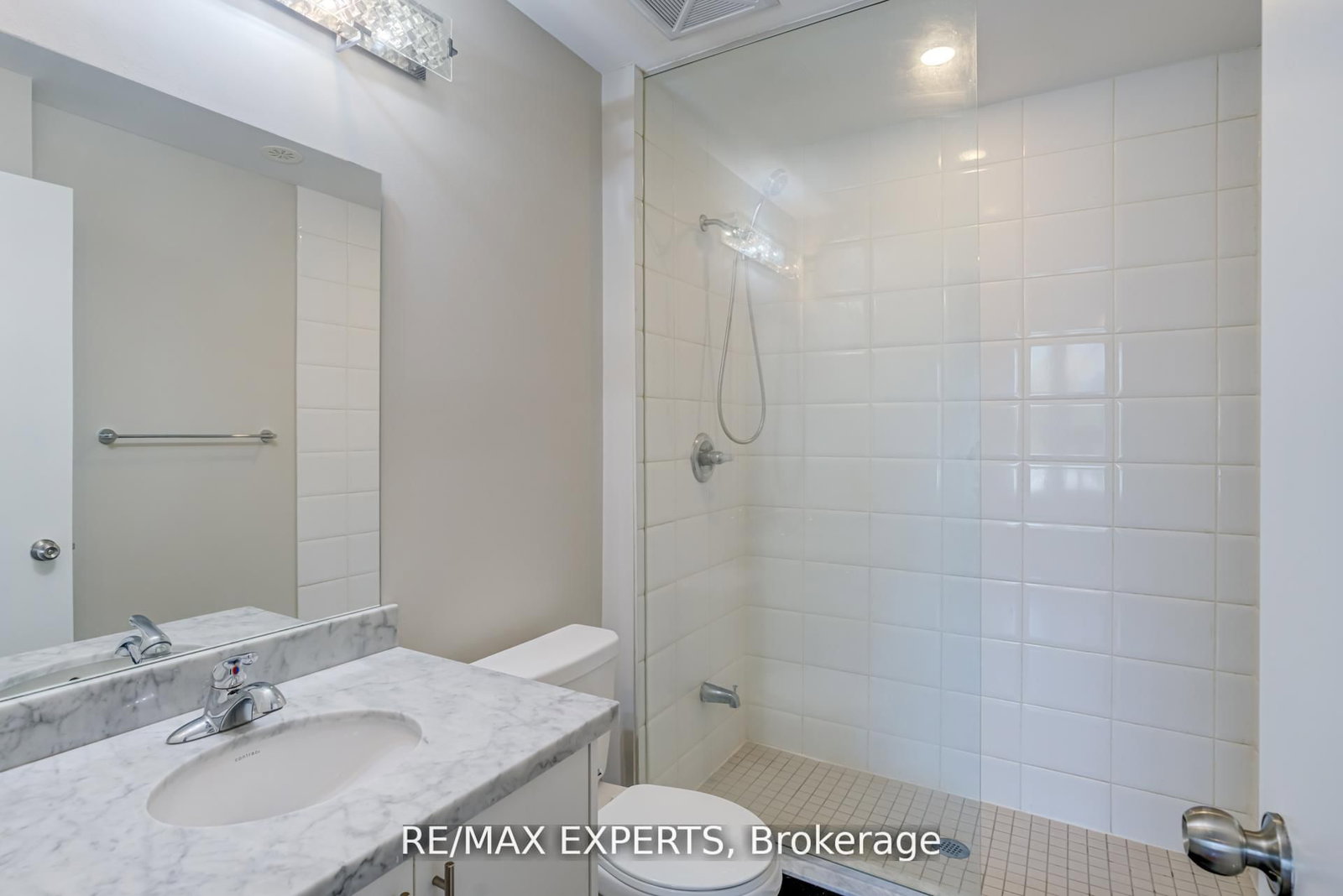 Townhouse sold at D07-26 Bruce Street, Vaughan, Ontario, L4L 0H4 - East Woodbridge - MLS: N12811150