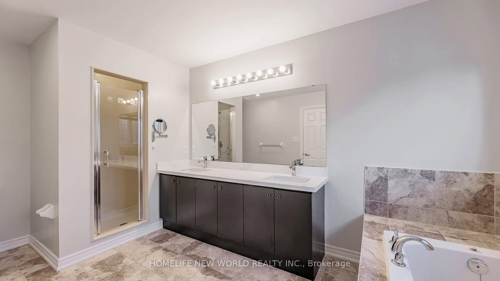 Detached House for sale at 208 Hunting Ridges Drive, Richmond Hill, Ontario, L4E 4K6 - Jefferson - MLS: N12811244