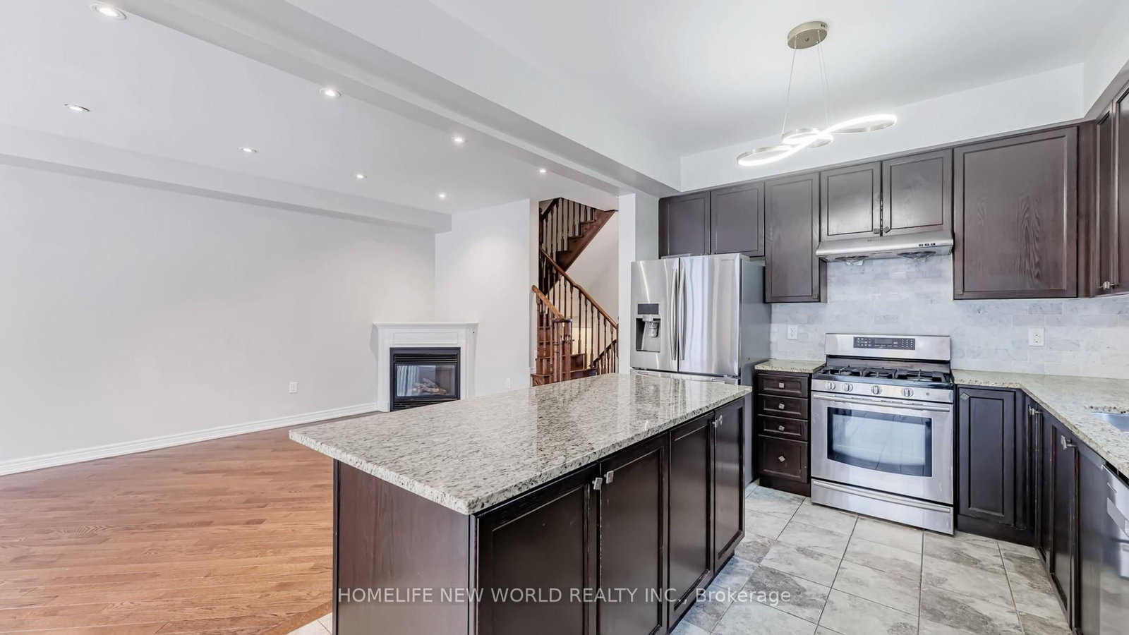 Detached House for sale at 208 Hunting Ridges Drive, Richmond Hill, Ontario, L4E 4K6 - Jefferson - MLS: N12811244