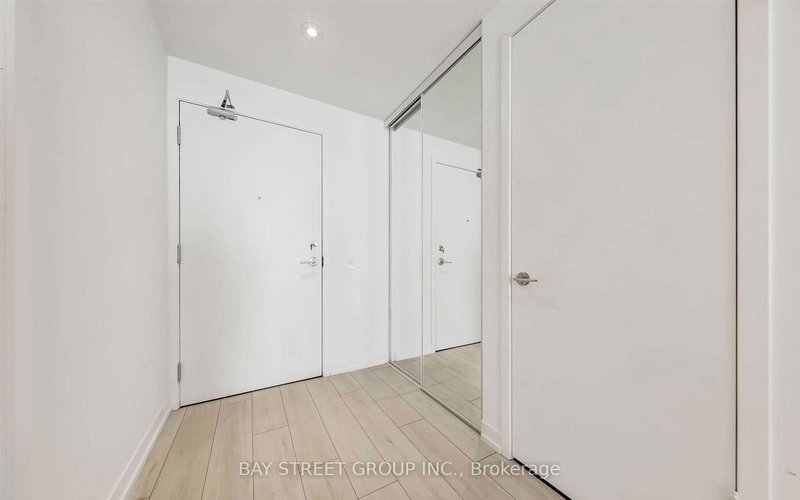 2601 - 5 Buttermill Ave, Vaughan, L4K 0J5 | Image 2