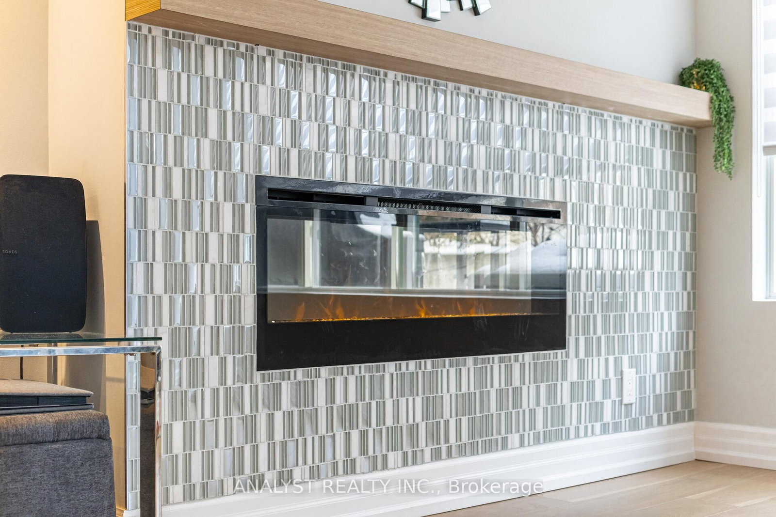 Condo sold at 216-121 Woodbridge Avenue, Vaughan, Ontario, L4L 2S6 - West Woodbridge - MLS: N12812878