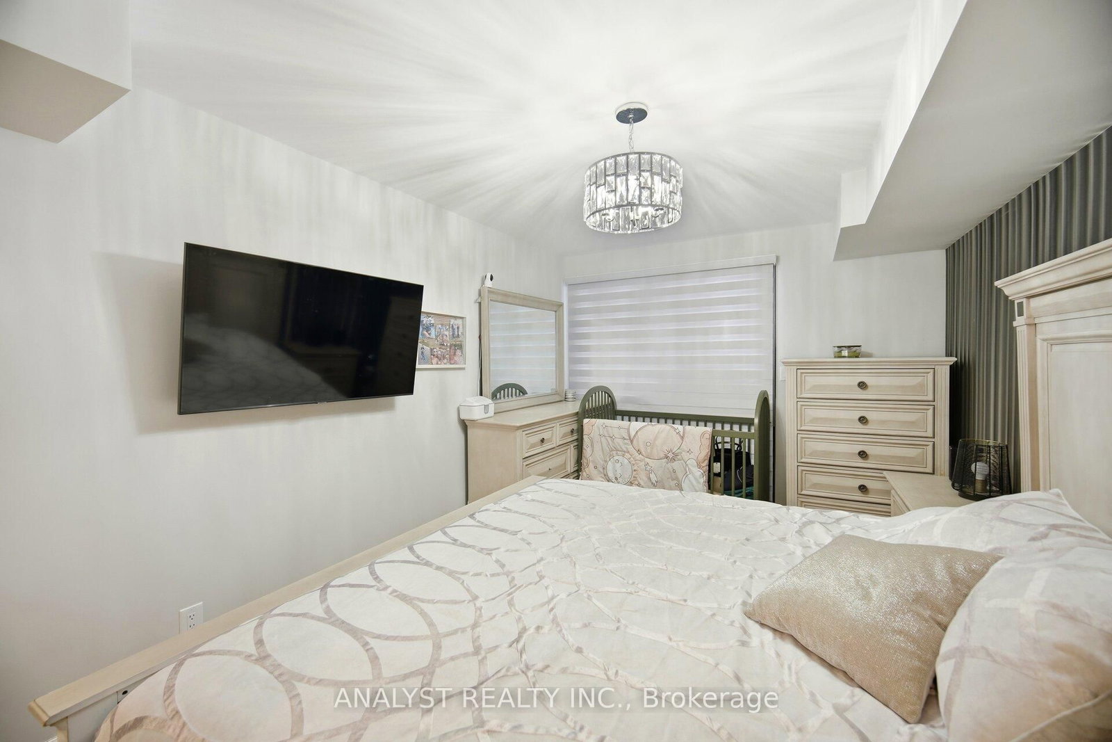 Condo sold at 216-121 Woodbridge Avenue, Vaughan, Ontario, L4L 2S6 - West Woodbridge - MLS: N12812878