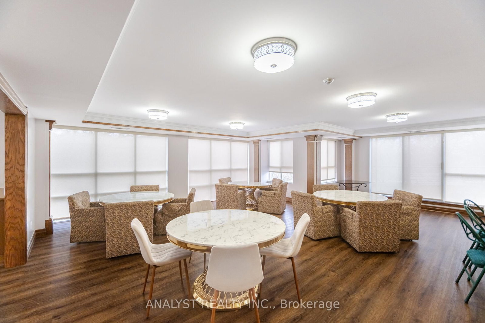 Condo sold at 216-121 Woodbridge Avenue, Vaughan, Ontario, L4L 2S6 - West Woodbridge - MLS: N12812878