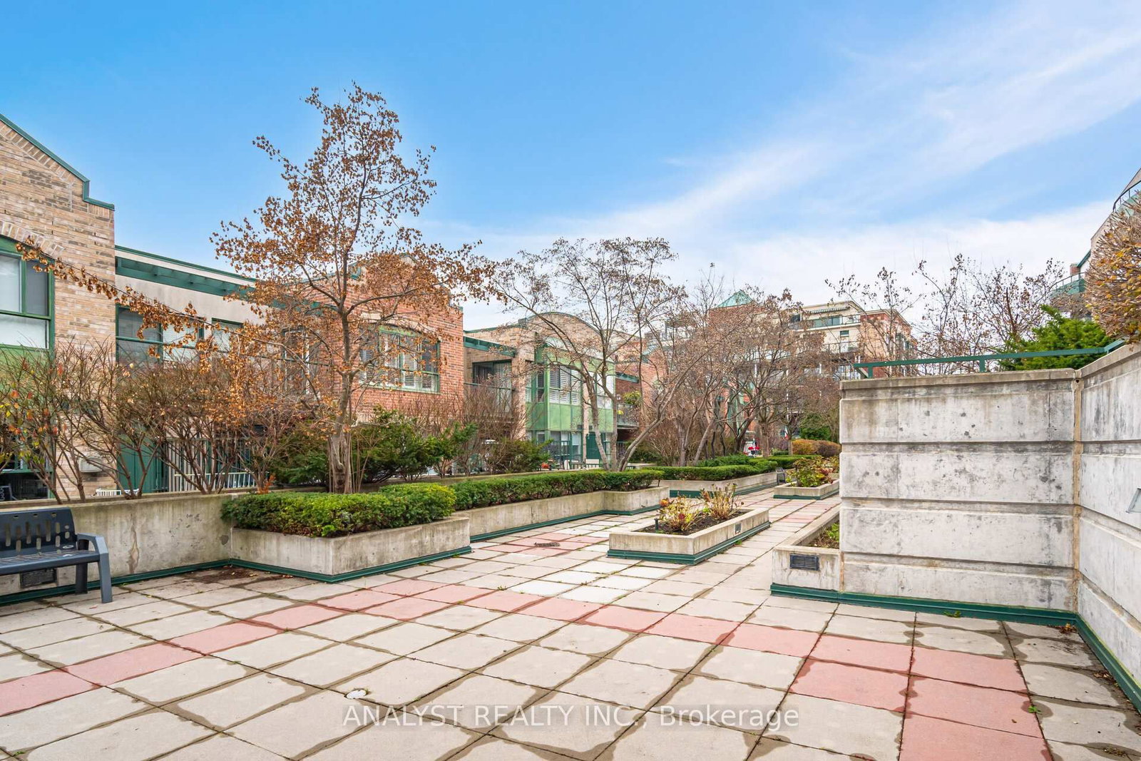 Condo sold at 216-121 Woodbridge Avenue, Vaughan, Ontario, L4L 2S6 - West Woodbridge - MLS: N12812878