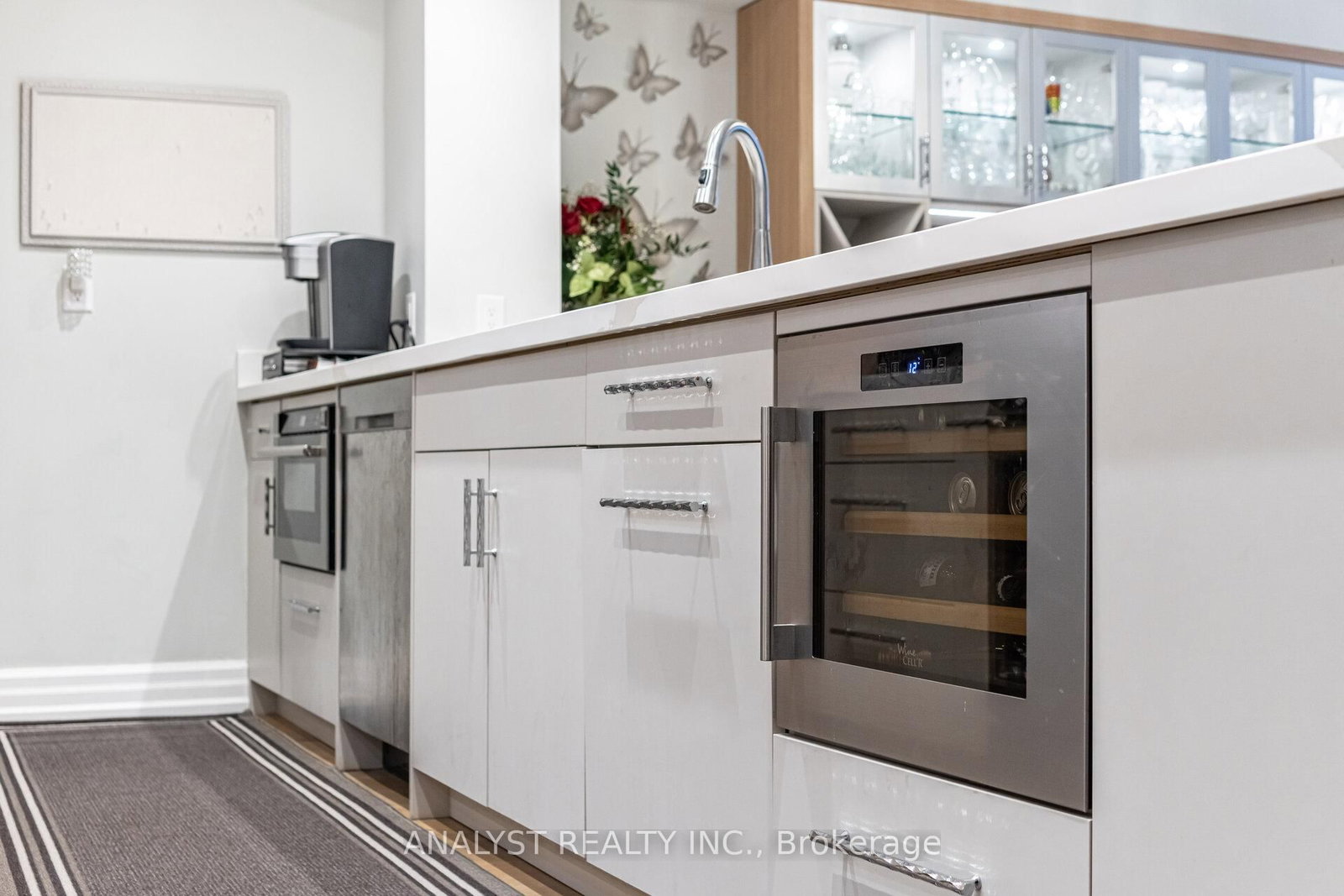 Condo sold at 216-121 Woodbridge Avenue, Vaughan, Ontario, L4L 2S6 - West Woodbridge - MLS: N12812878