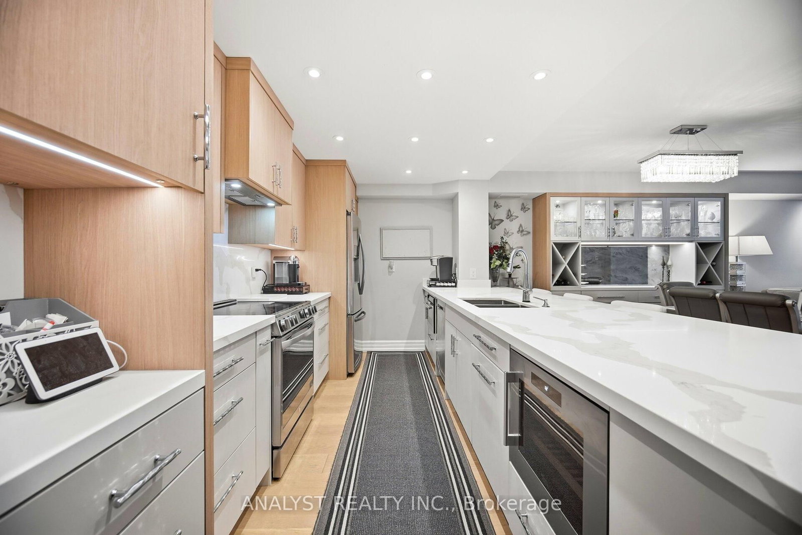 Condo sold at 216-121 Woodbridge Avenue, Vaughan, Ontario, L4L 2S6 - West Woodbridge - MLS: N12812878