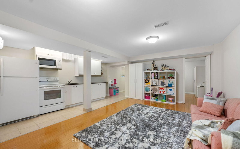 BSMT - 66 Carrier Cres, Vaughan, L6A 0T8 | Image 3