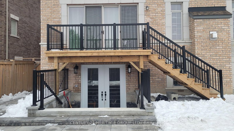 24 Alf Neely Way, Newmarket, L3Y 0C6 | Image 3