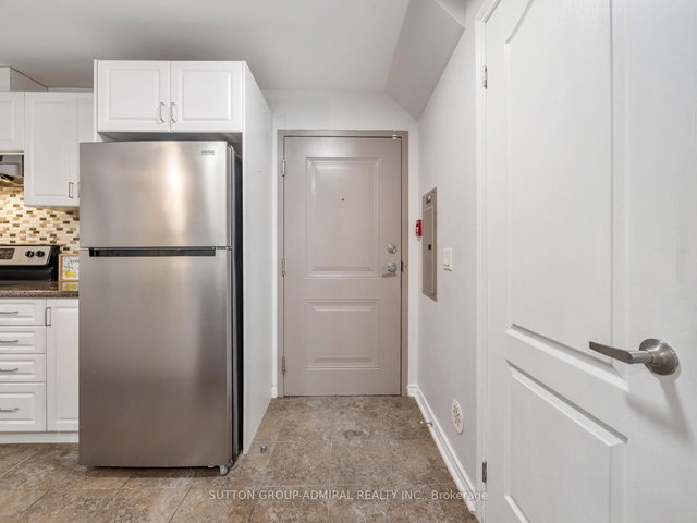 101 - 9589 Keele Street