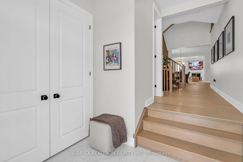 669 Newlove St, Innisfil, L9S 0R9 | Image 3