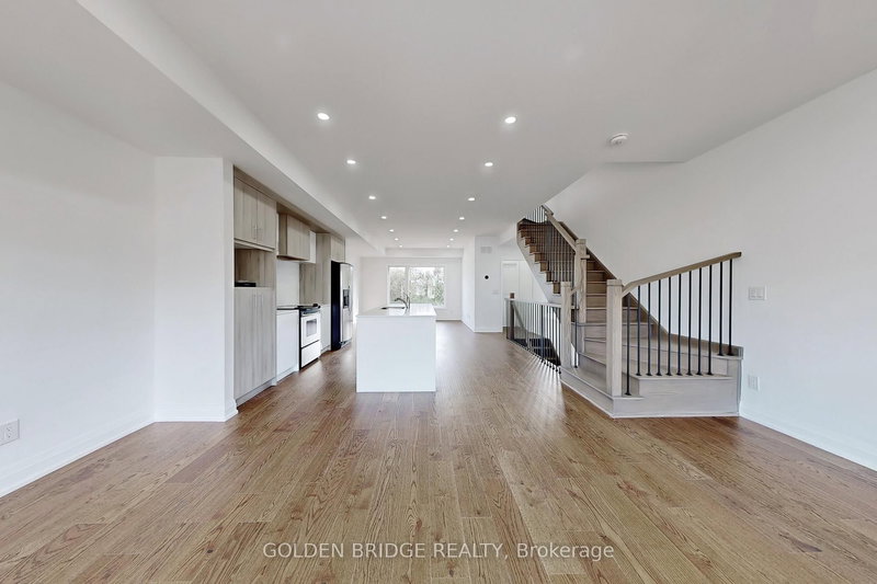 21 Persica St, Richmond Hill, L4E 2T3 | Image 3