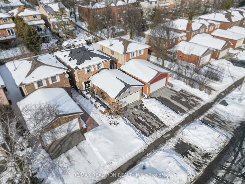 46 Lund St, Richmond Hill, L4C 5V7 | Image 3