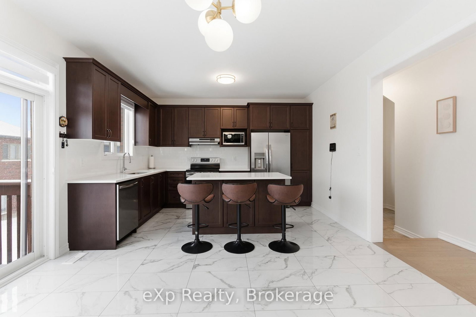 Detached House for sale at 6 Faimira Avenue, Georgina, Ontario, L4P 0S4 - Keswick South - MLS: N12815904