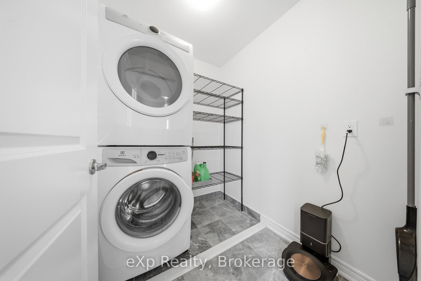 Detached House for sale at 6 Faimira Avenue, Georgina, Ontario, L4P 0S4 - Keswick South - MLS: N12815904