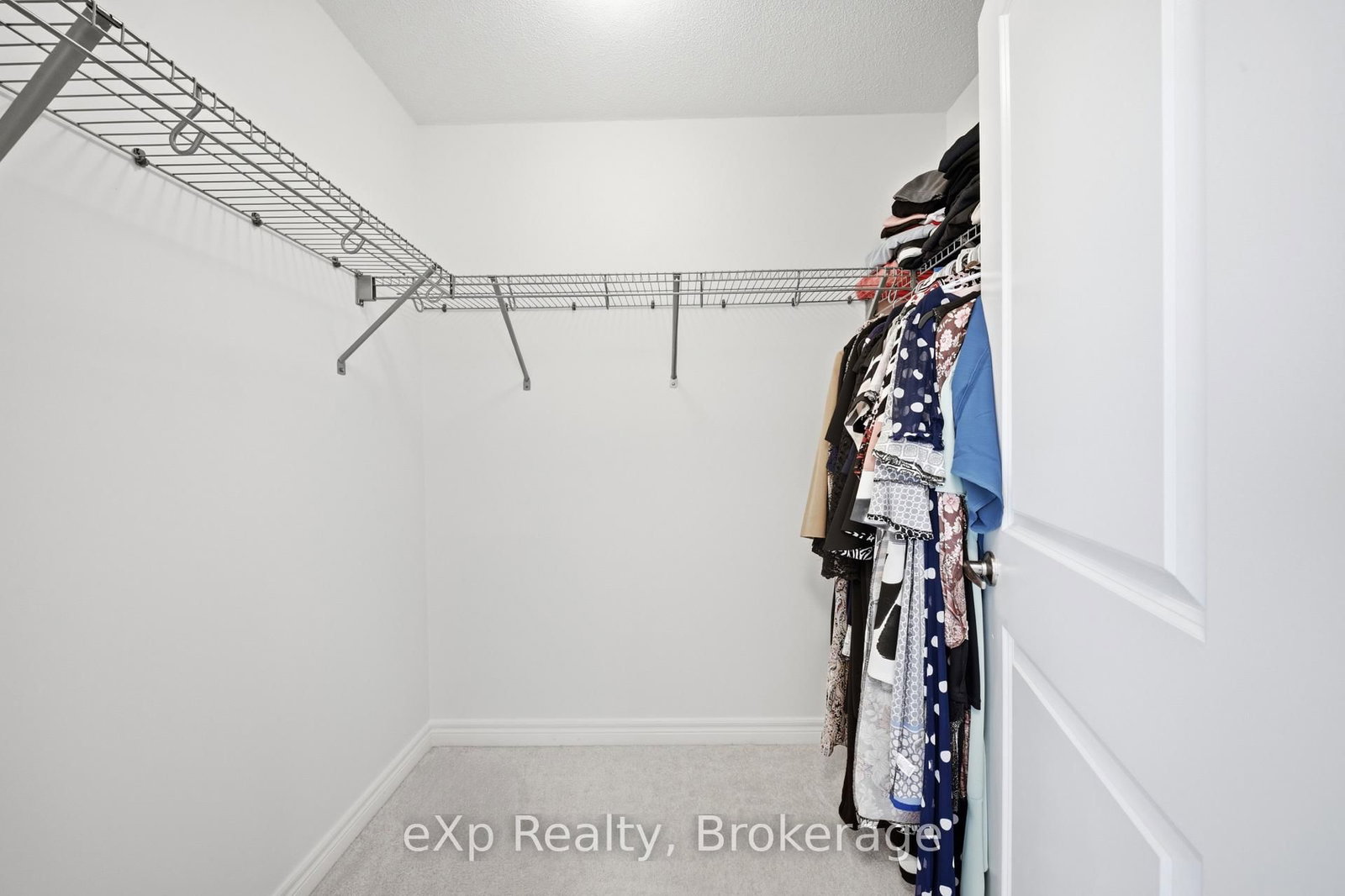 Detached House for sale at 6 Faimira Avenue, Georgina, Ontario, L4P 0S4 - Keswick South - MLS: N12815904