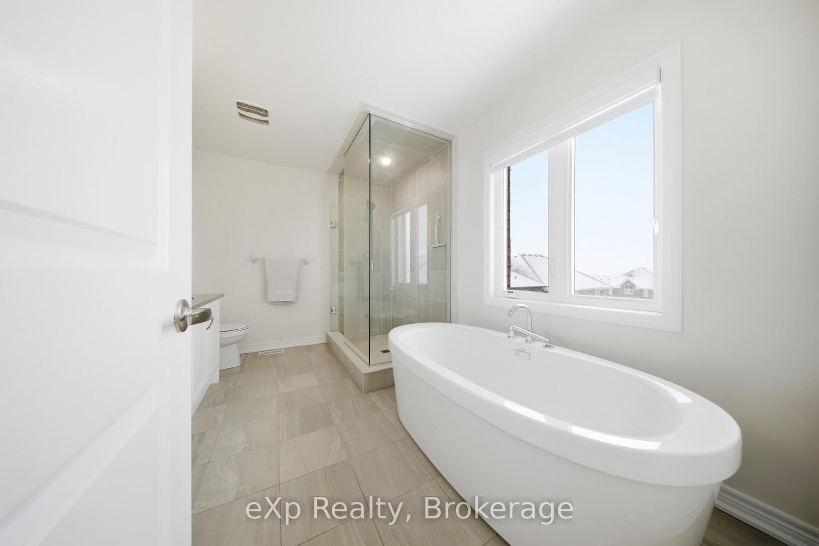 Detached House for sale at 6 Faimira Avenue, Georgina, Ontario, L4P 0S4 - Keswick South - MLS: N12815904