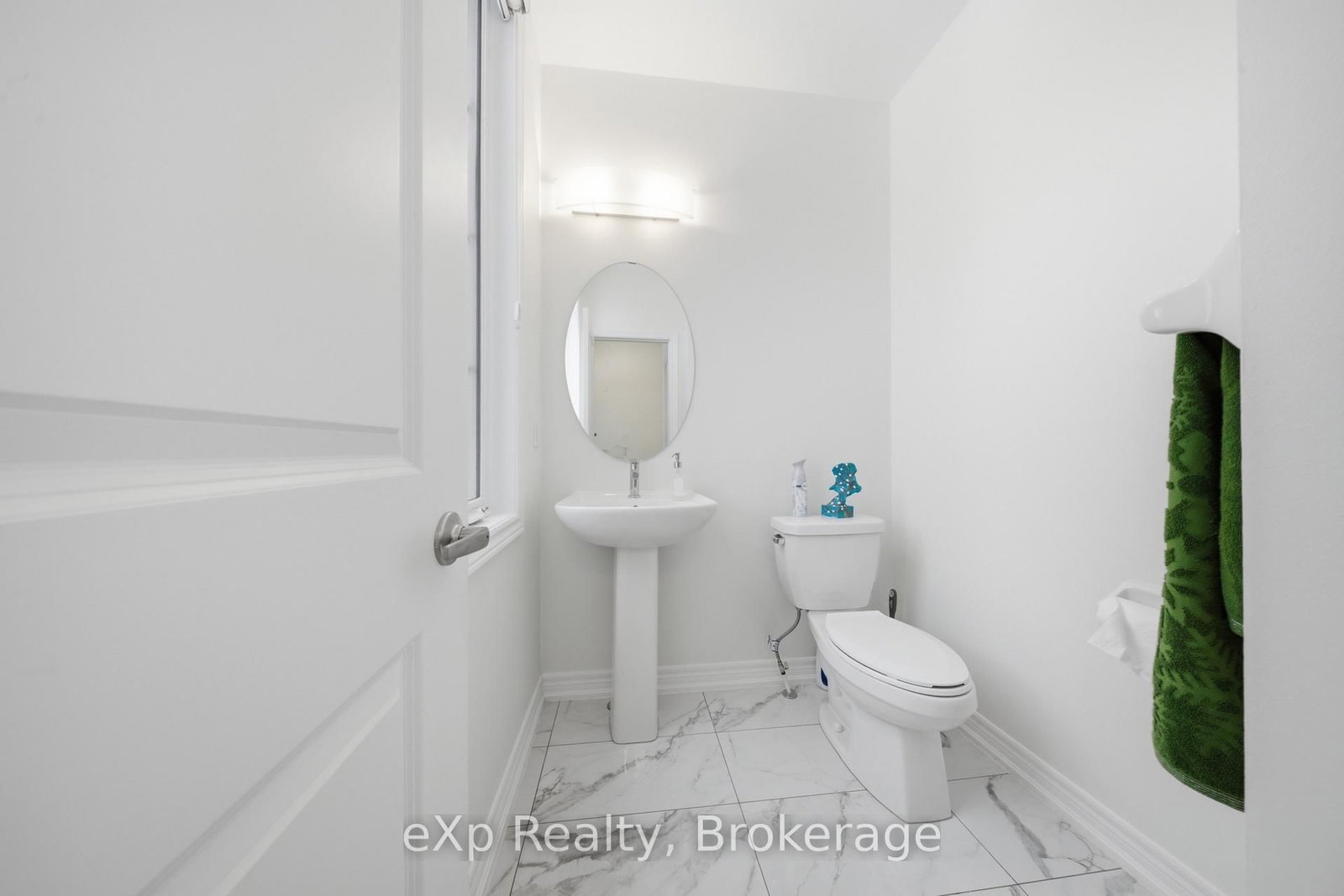 Detached House for sale at 6 Faimira Avenue, Georgina, Ontario, L4P 0S4 - Keswick South - MLS: N12815904