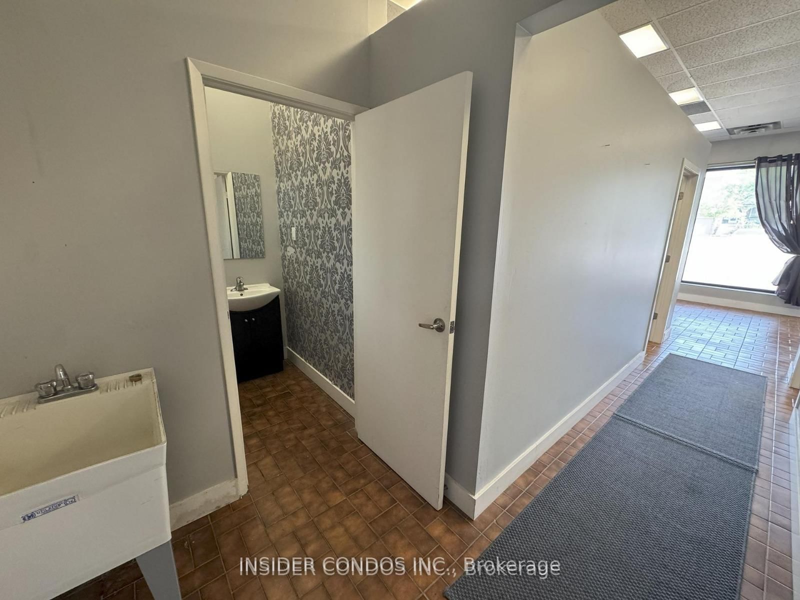 15 Willis Road, Unit B - Photo 11